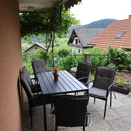 Apartma Pers *