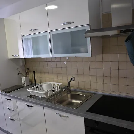아파트 Apartma Pers 지고르니예 고르예
