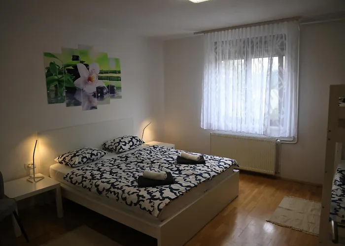 アパート Apartma Pers